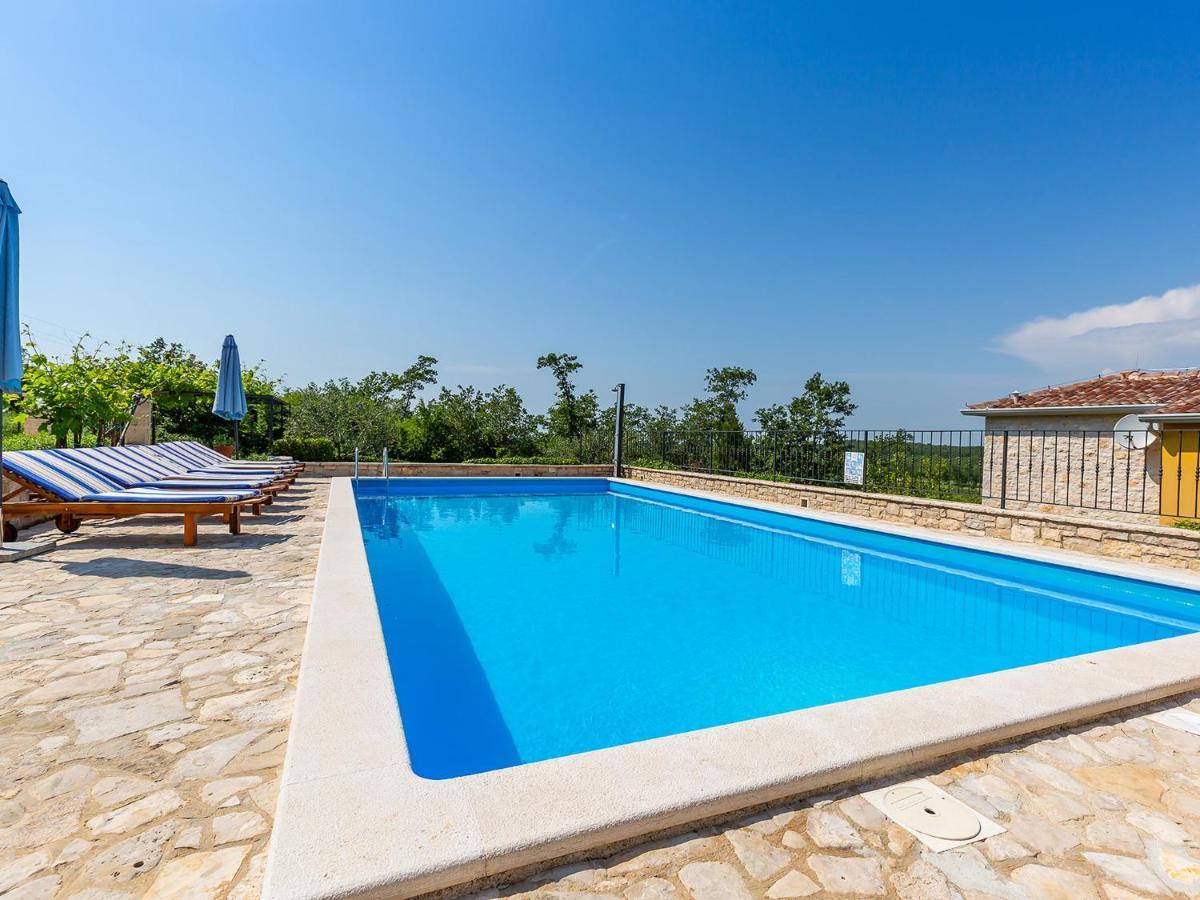 Villa Salvea With Heated Pool Montižana Zewnętrze zdjęcie
