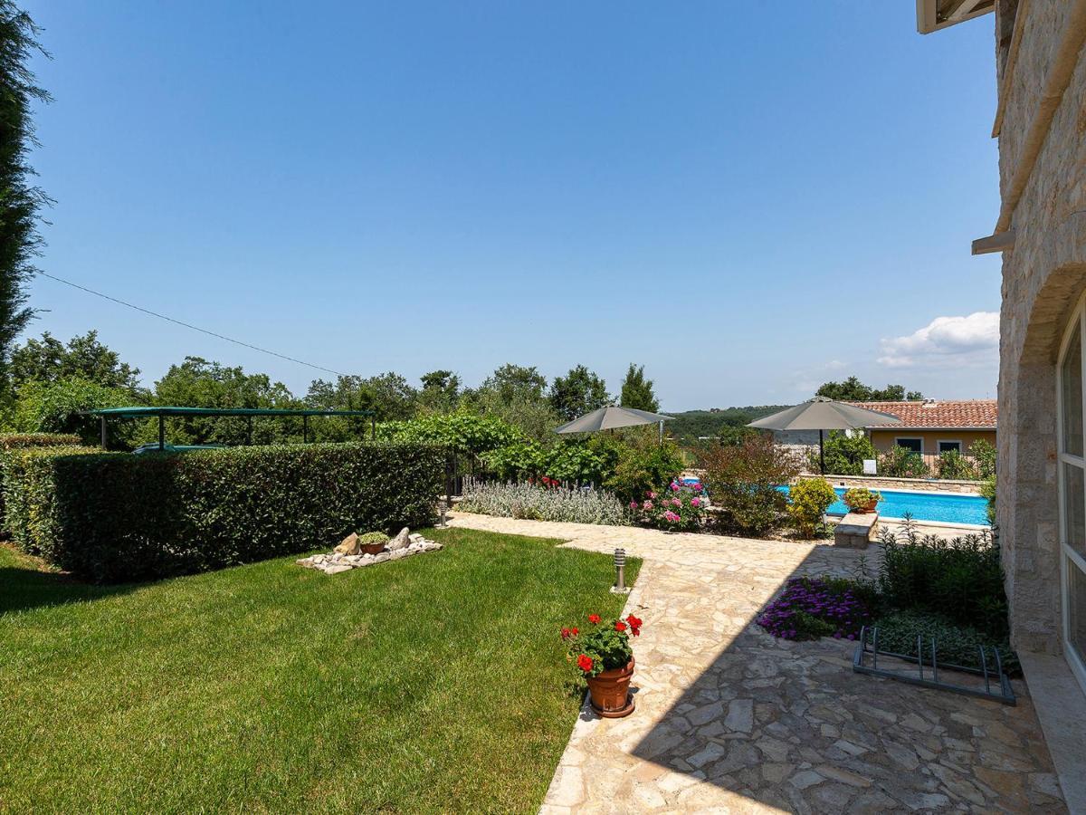 Villa Salvea With Heated Pool Montižana Zewnętrze zdjęcie